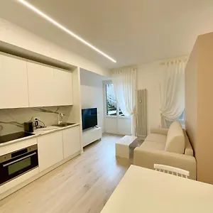 https://charlize.it-lombardy.com