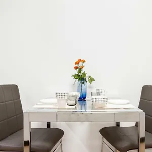 https://duplex-luxurious-apt-in-the-heart-of-bologna.emilia-romagnahotels.net